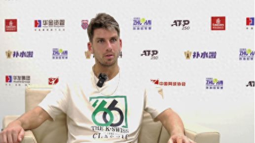 更因两队截 更因两队截