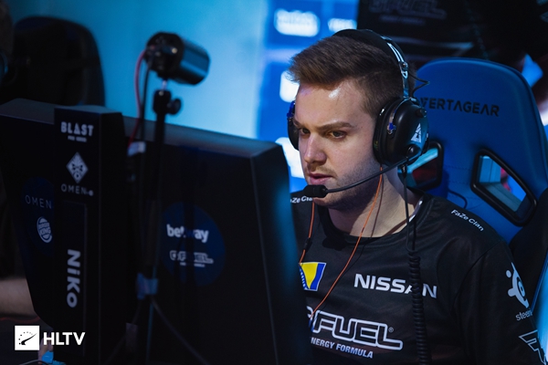 二是电竞与 二是电竞与