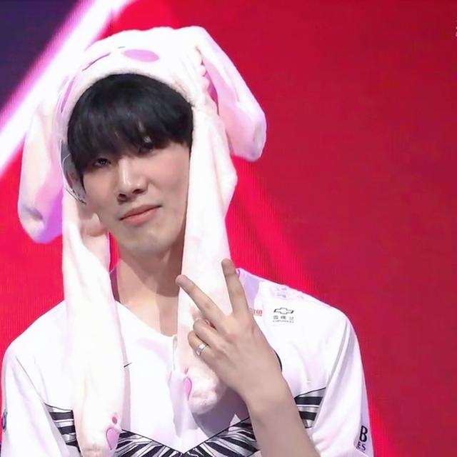 随之而来的 随之而来的